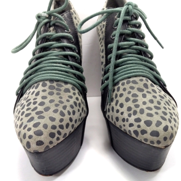GREY CITY Pale Green Black Spotted Suede Lace-Up Stacked Platform Wedges EUC - Picture 6 of 16